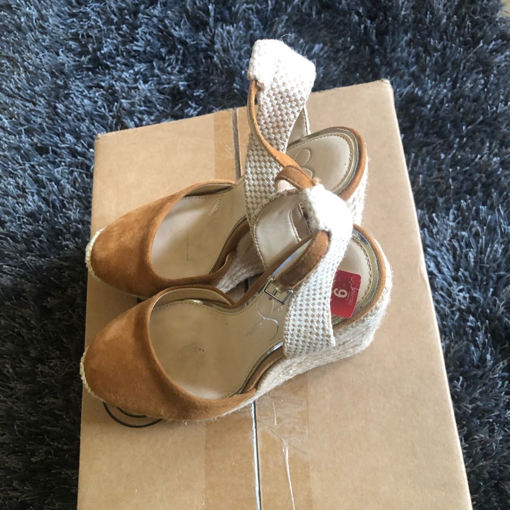 A perfect pick for dressing up or down.